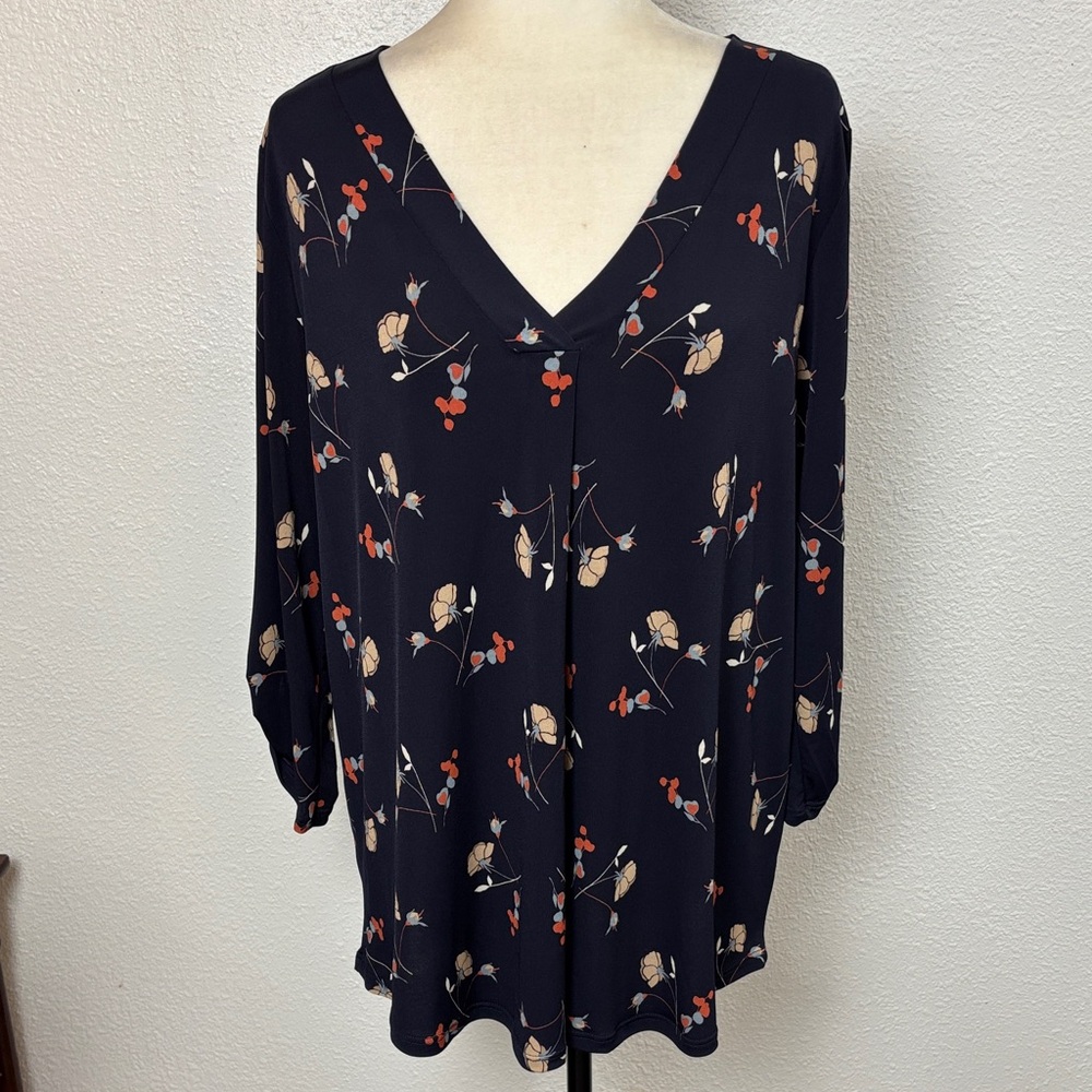 790 EUC Beacon Navy Floral V-Neck Blouse. SzXL